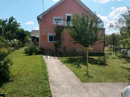 Božurova | 4zida.rs