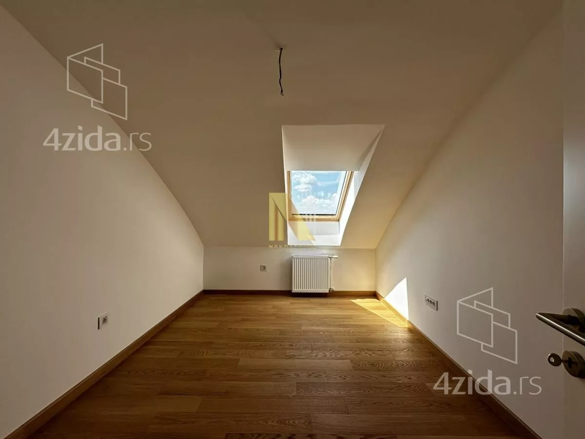 Petosoban stan | 4zida