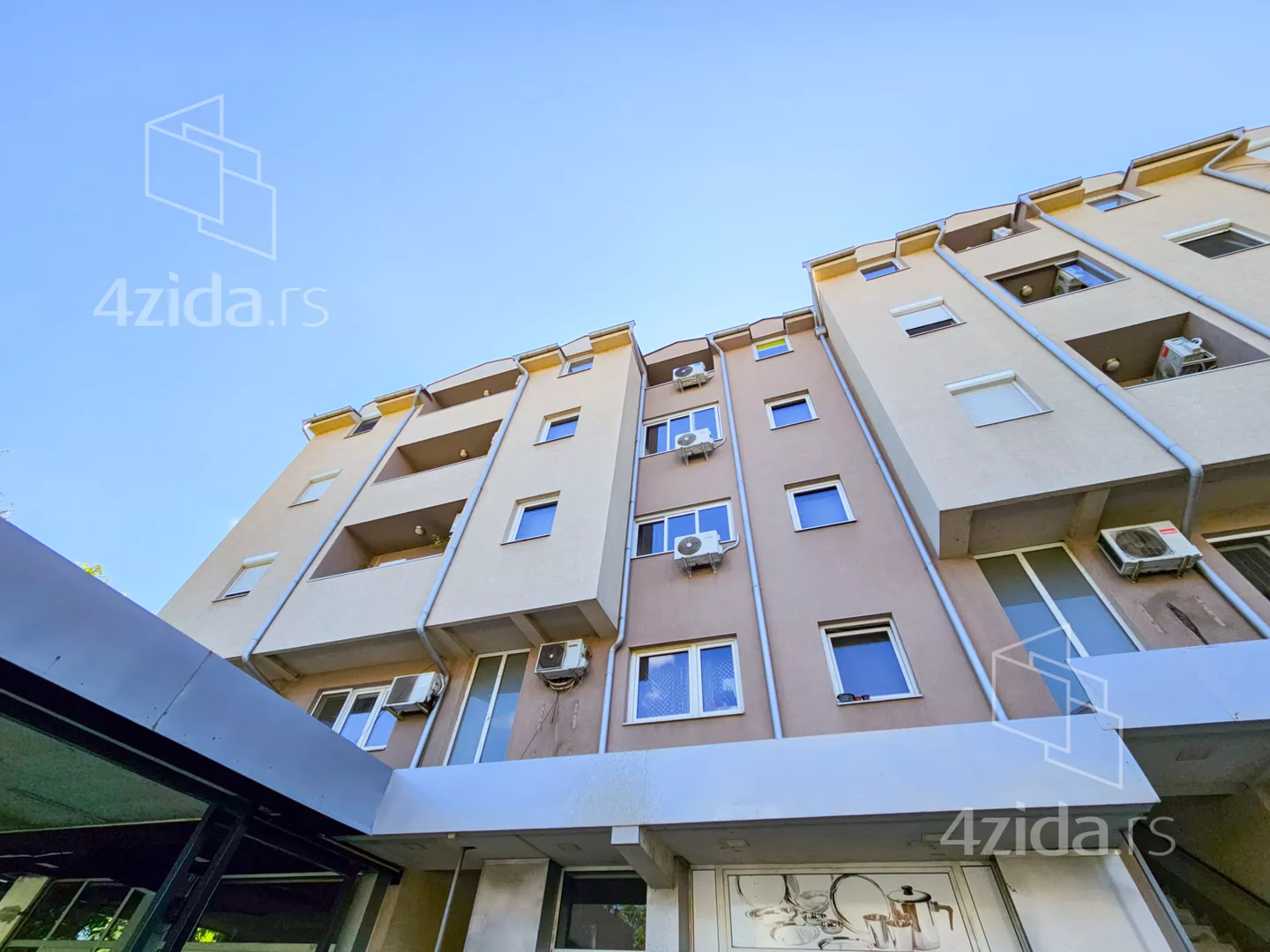 Dvoiposoban stan | 4zida