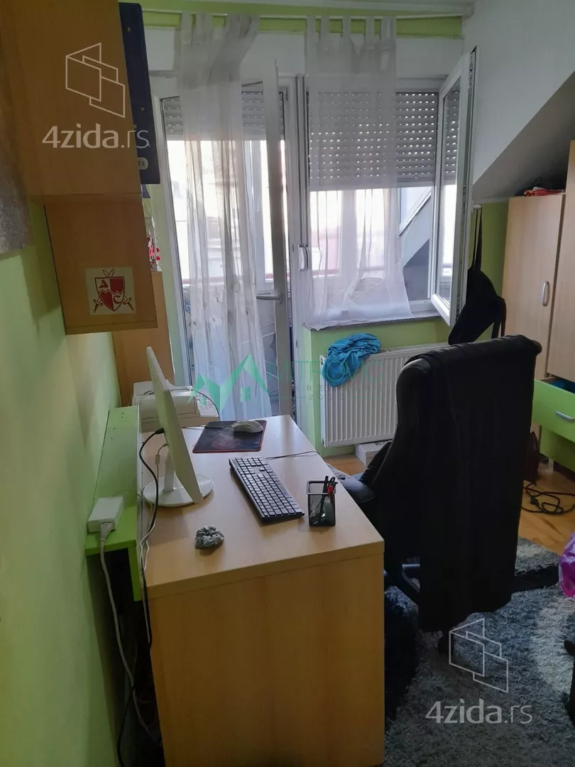 Dvoiposoban stan | 4zida