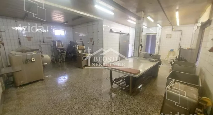 Poslovna zgrada | 4zida