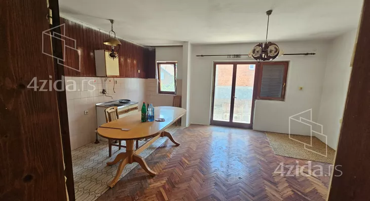 4-etažna kuća | 4zida