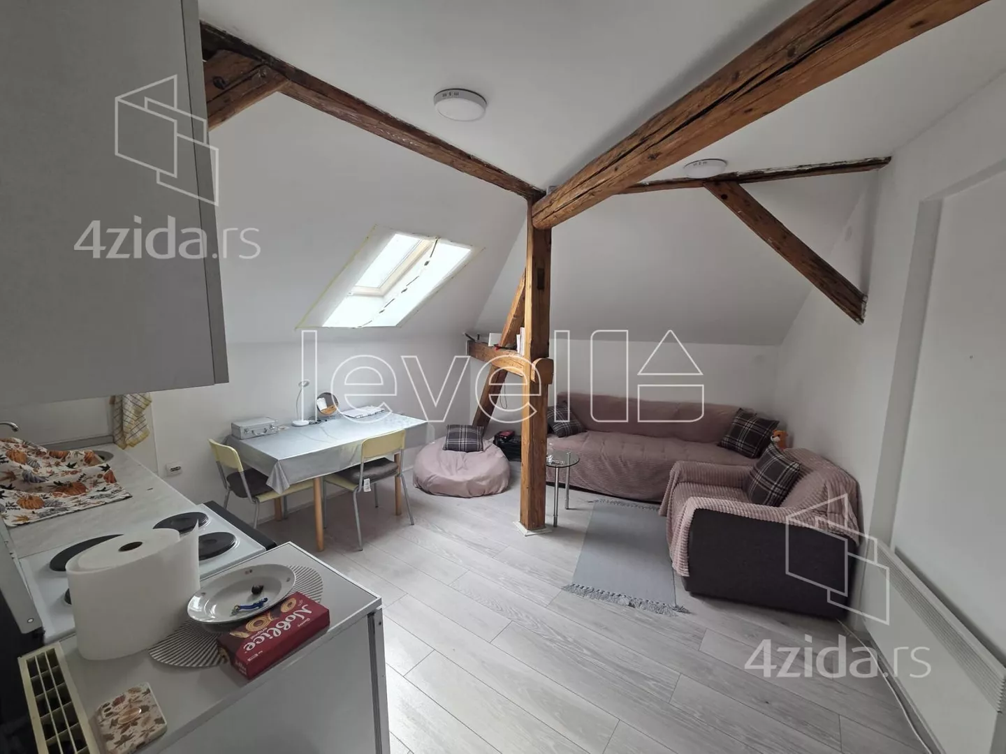 Jednoiposoban stan | 4zida