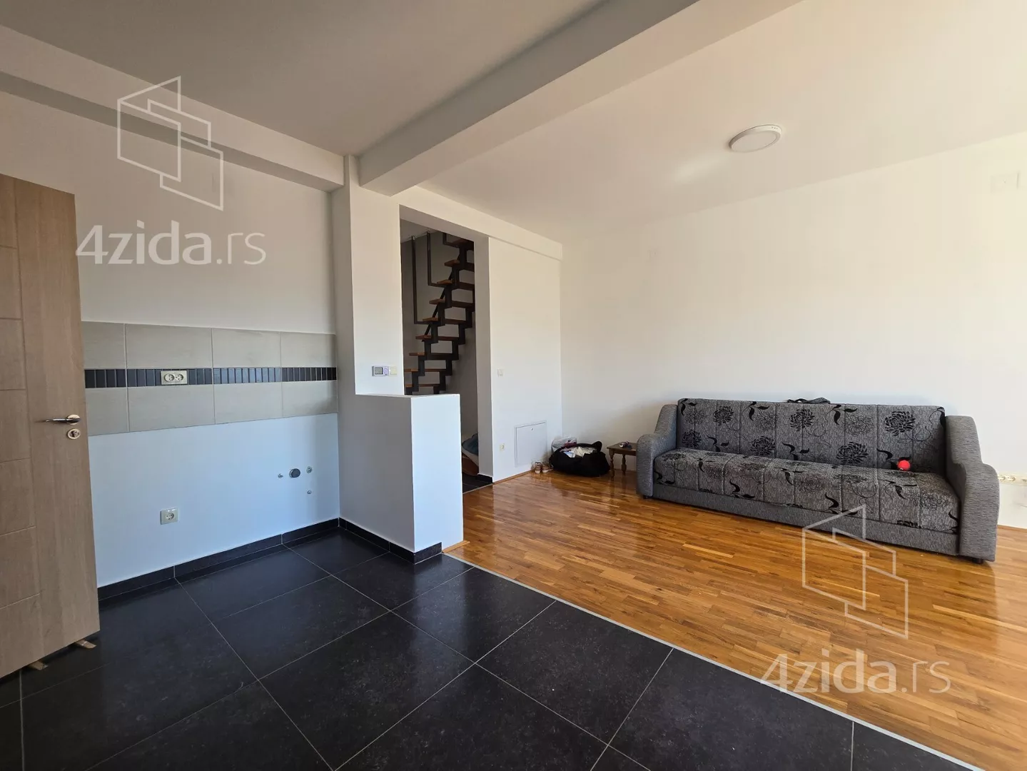 Četvoroiposoban stan | 4zida