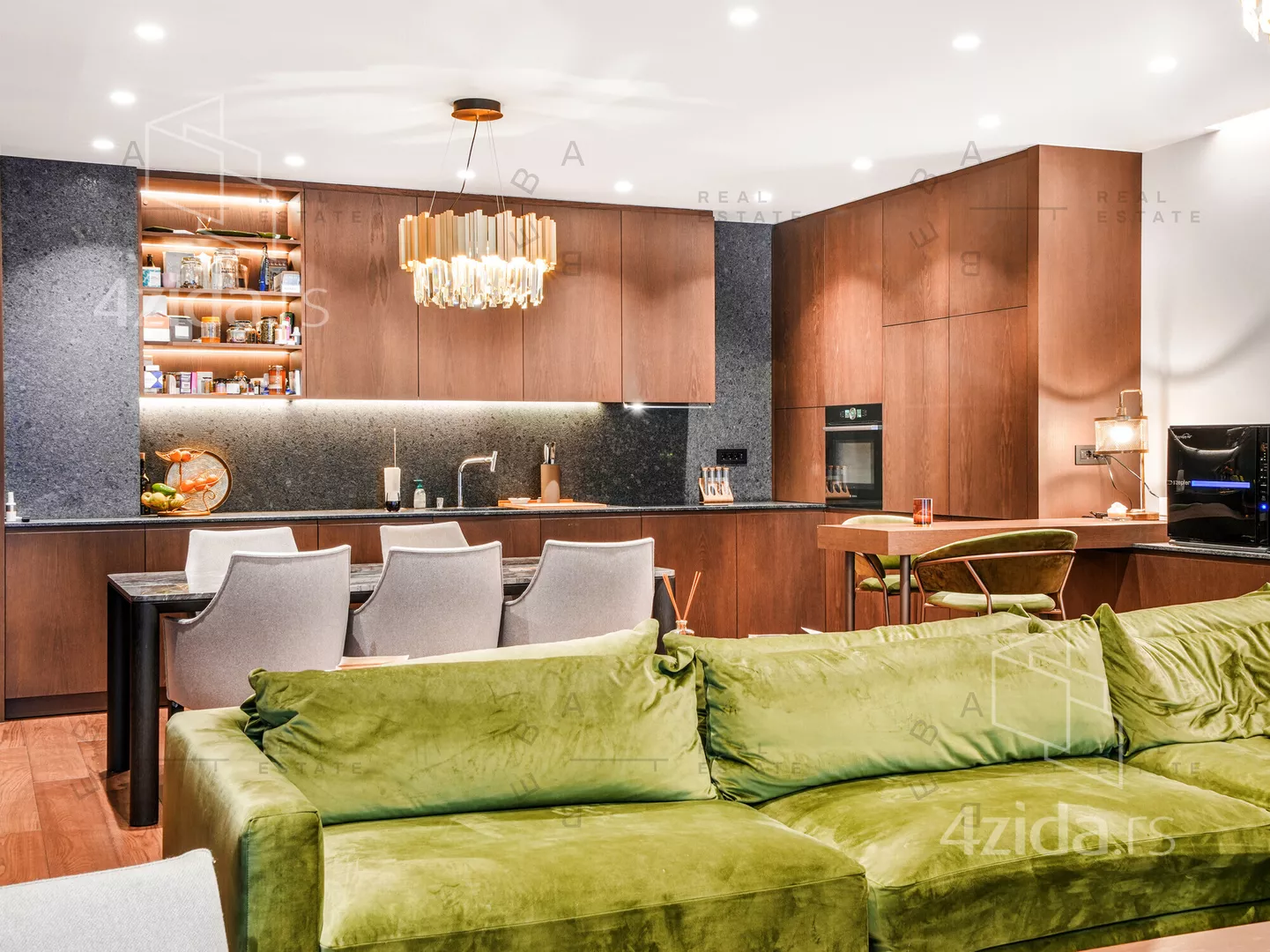 Četvorosoban stan | 4zida