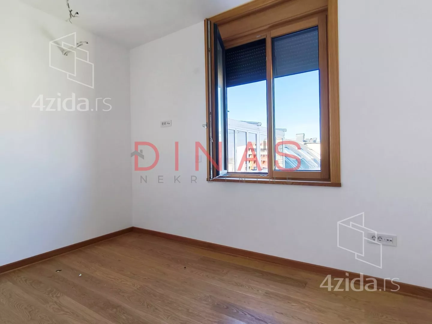 Četvoroiposoban stan | 4zida