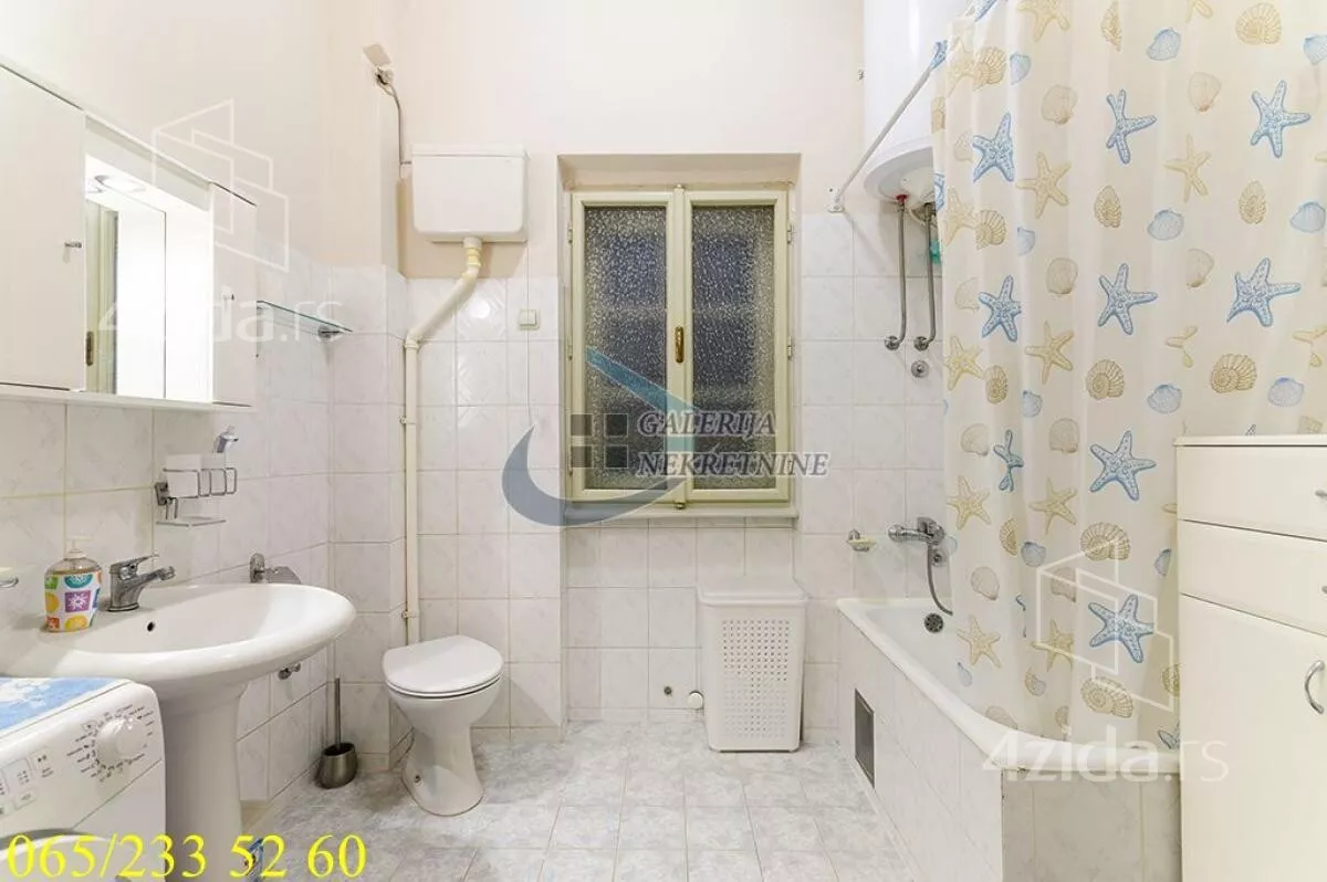 Četvoroiposoban stan | 4zida