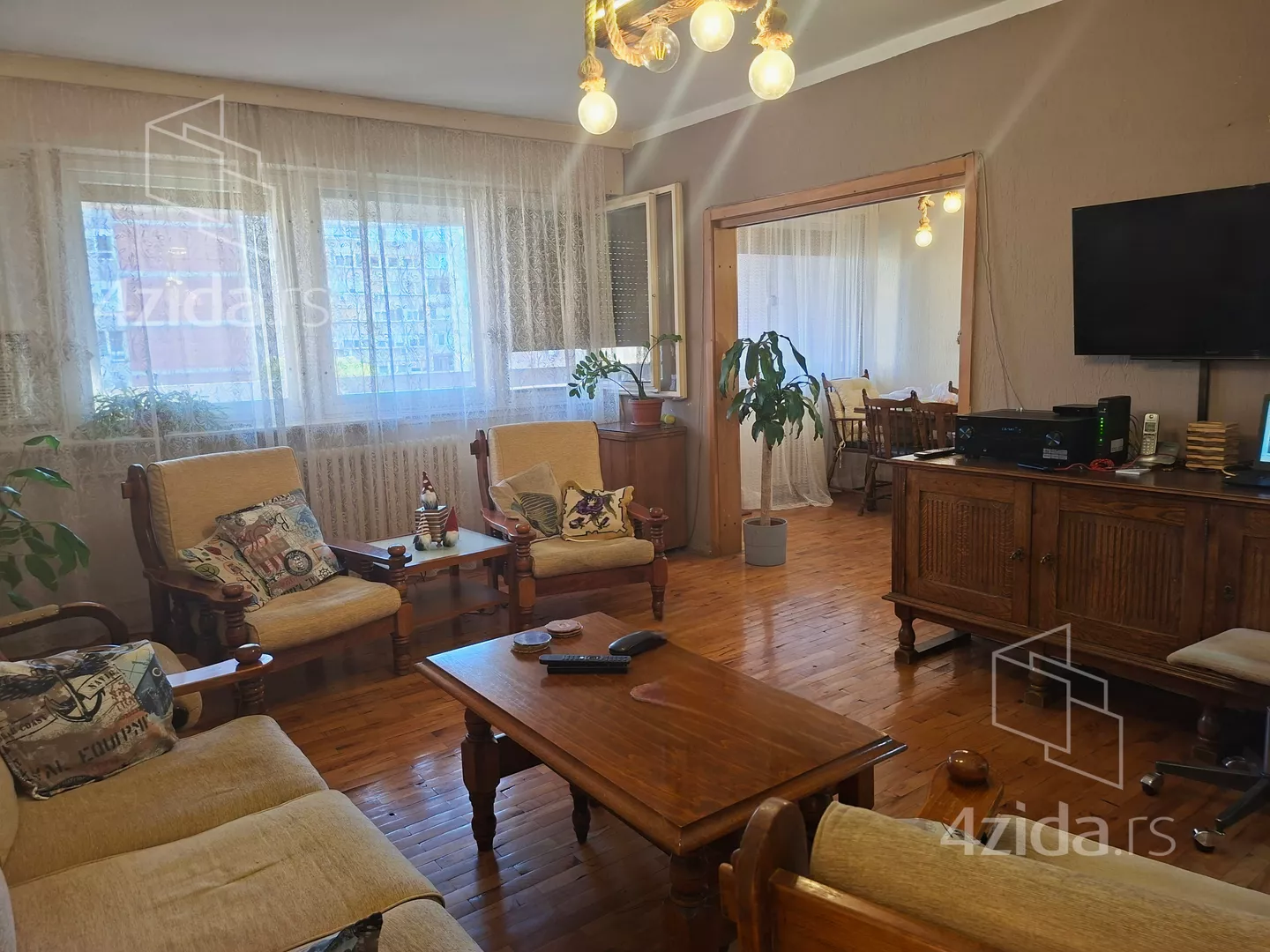 Troiposoban stan | 4zida