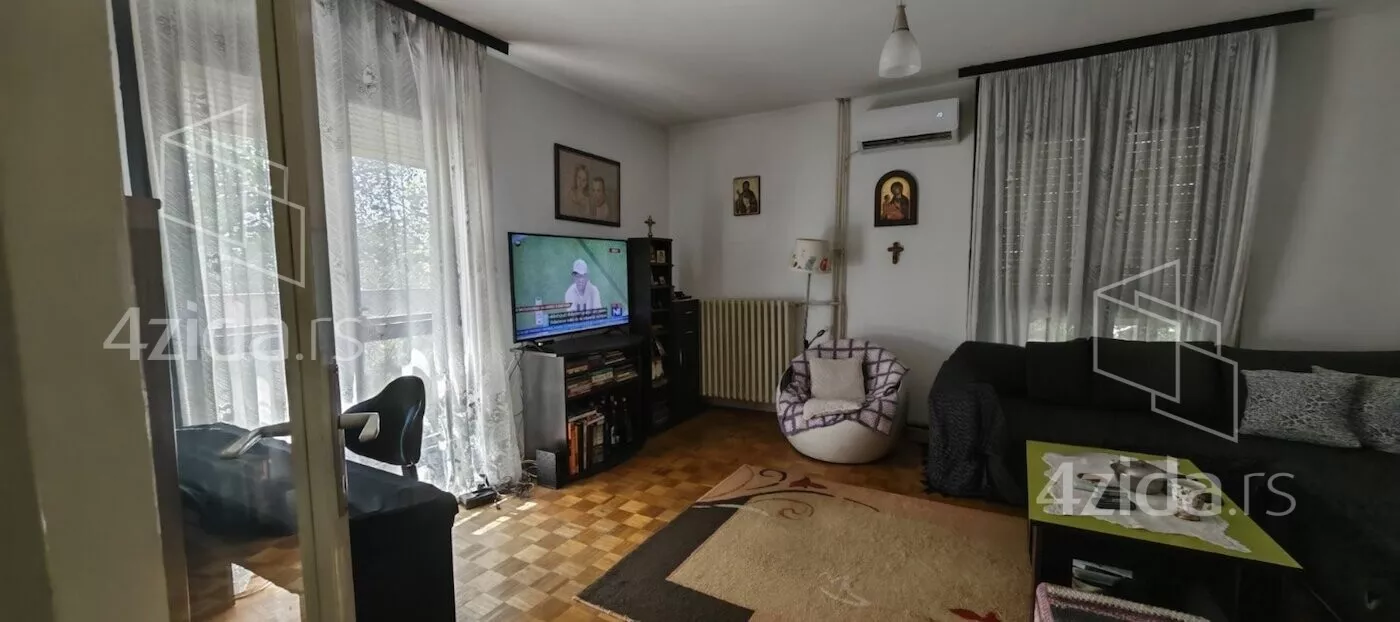 Četvoroiposoban stan | 4zida