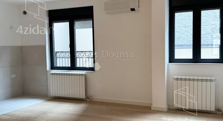 Šestoiposoban stan | 4zida