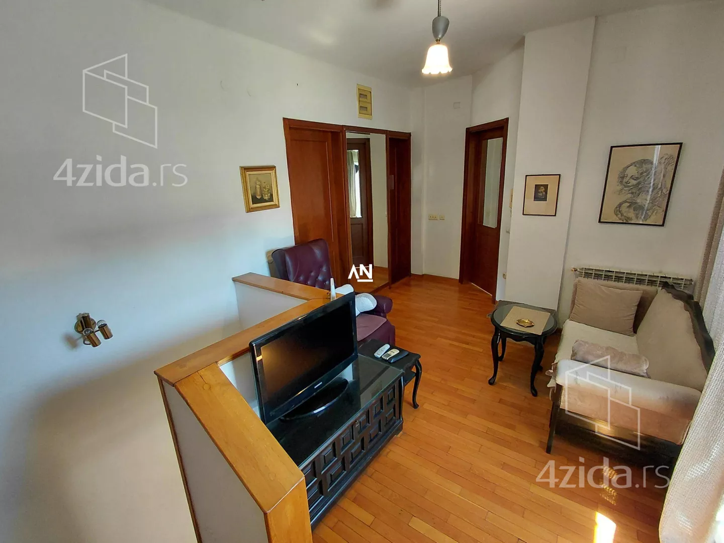 Petosoban stan | 4zida