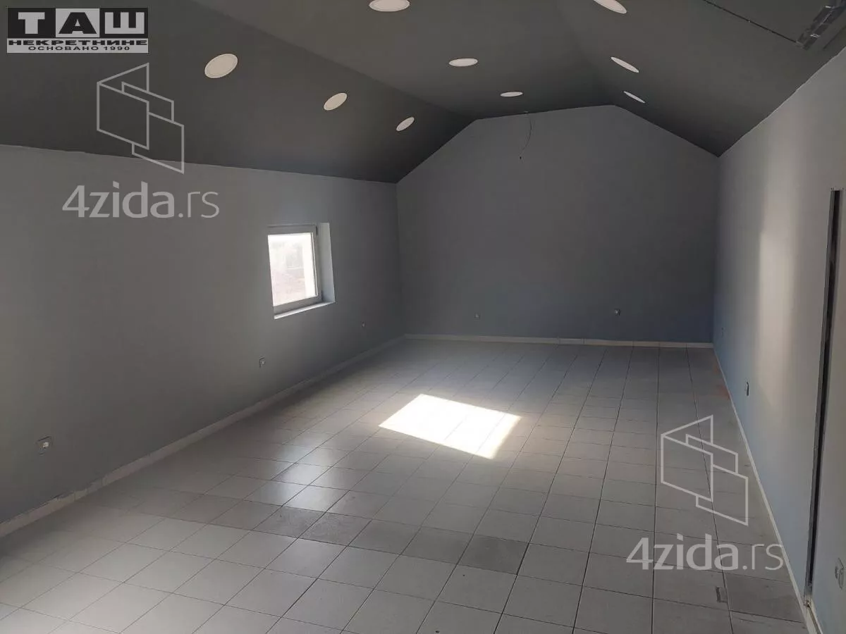 Lokal | 4zida