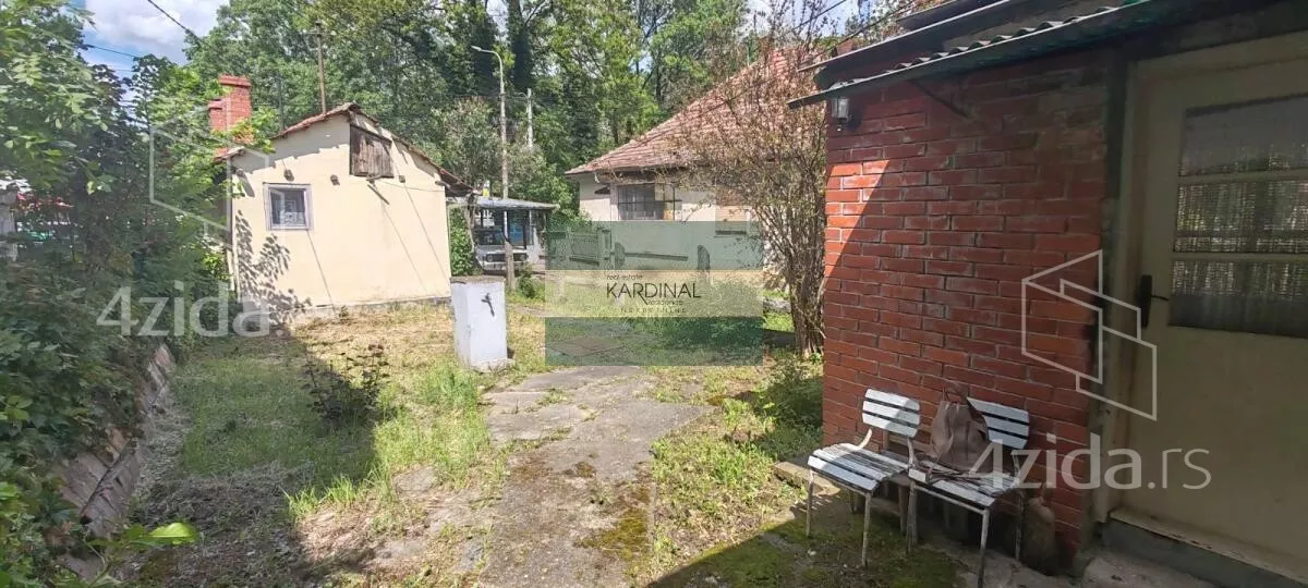 Plac | 4zida