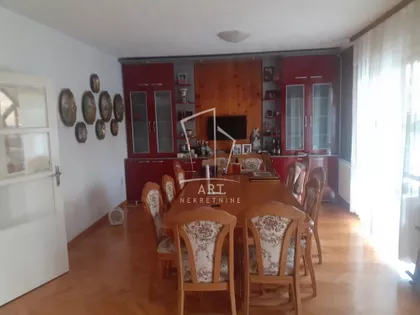 Lovačka | 4zida.rs