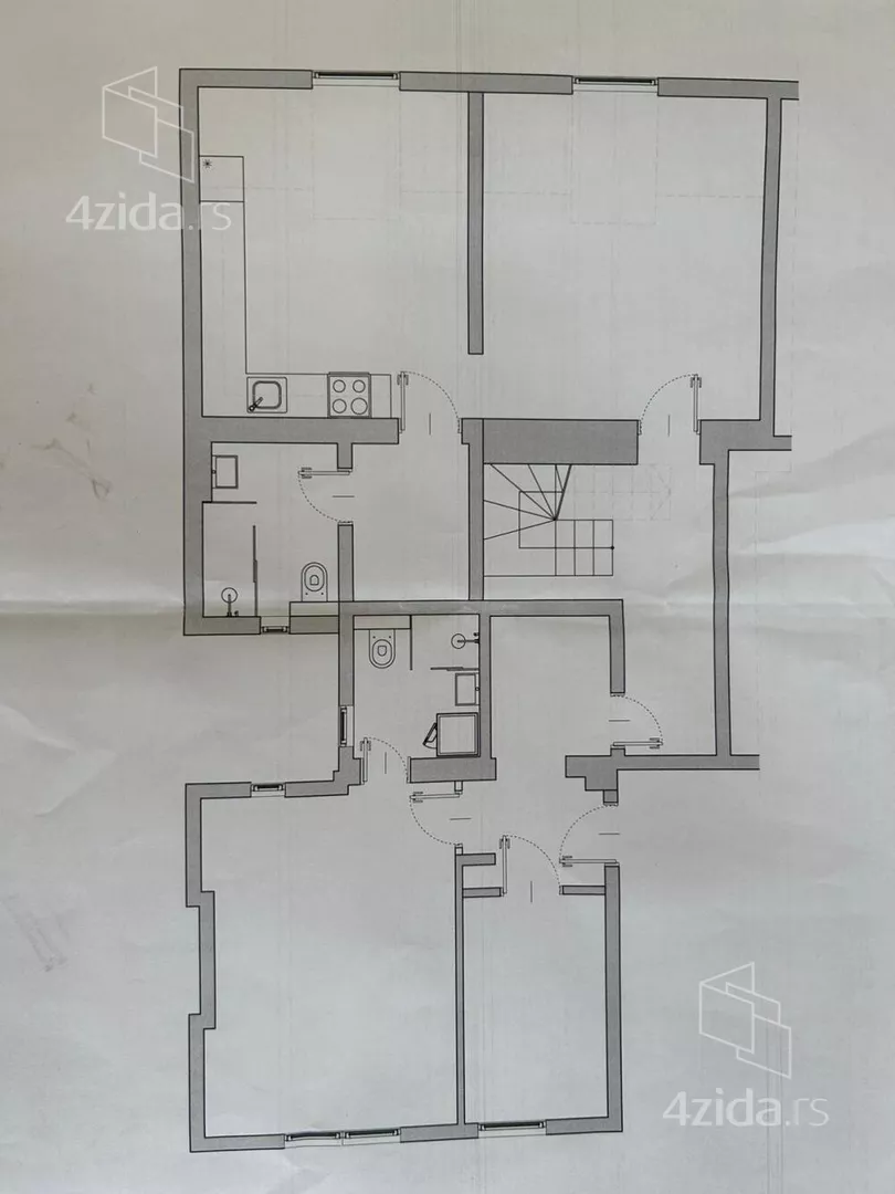 Četvoroiposoban stan | 4zida