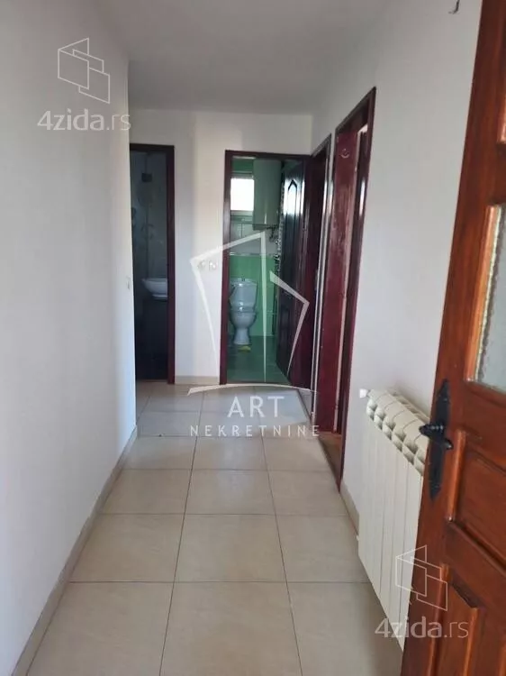 Četvoroiposoban stan | 4zida