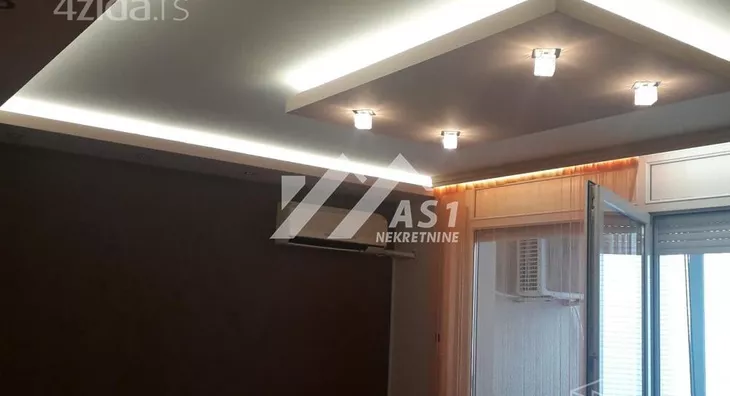 Šestosoban stan | 4zida
