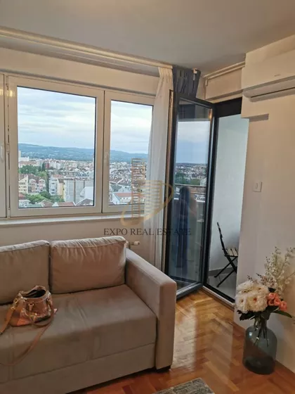 BRAĆE RIBNIKAR | 4zida.rs