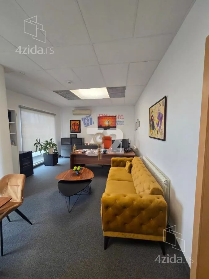 Poslovni prostor | 4zida