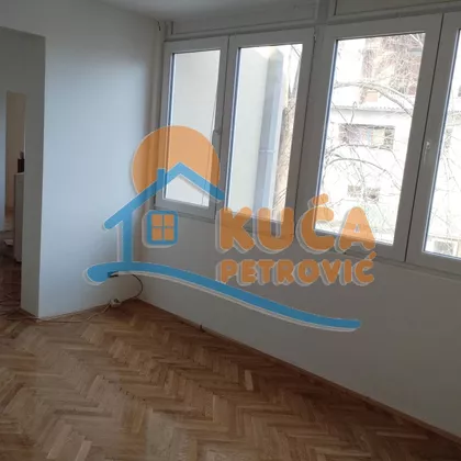 Prvomajska | 4zida.rs