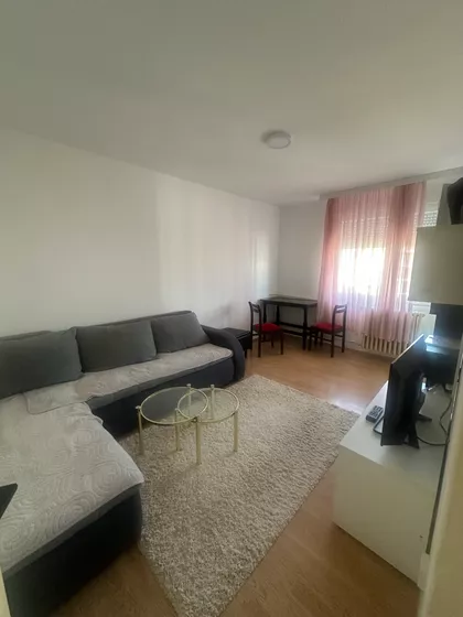 Hajduk Veljkova | 4zida.rs