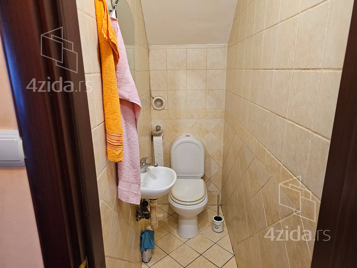 Petosoban stan | 4zida