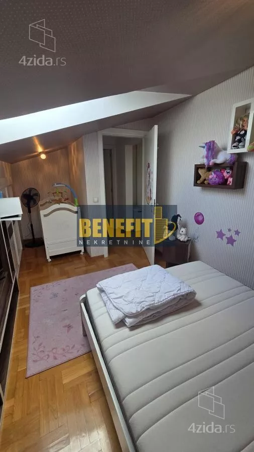 Petosoban stan | 4zida