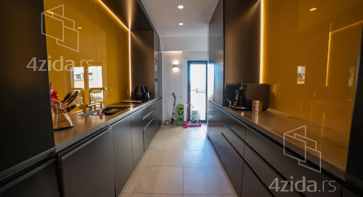 Petosoban stan | 4zida