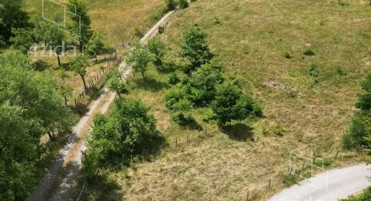 Plac | 4zida