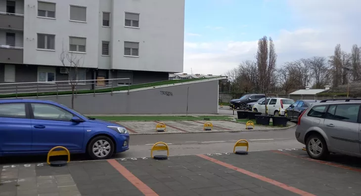 Parking | 4zida