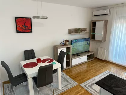 Trg Kosturnica | 4zida.rs