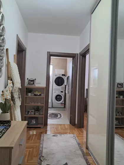 Zemun Polje | 4zida.rs