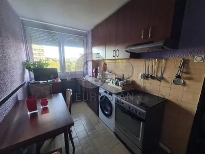 Ustanička | 4zida.rs