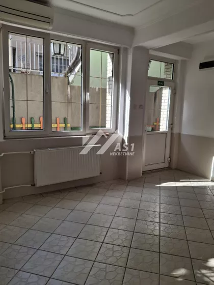 Lasla Gala | 4zida.rs