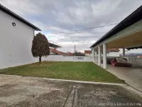 Poslovna zgrada | 4zida