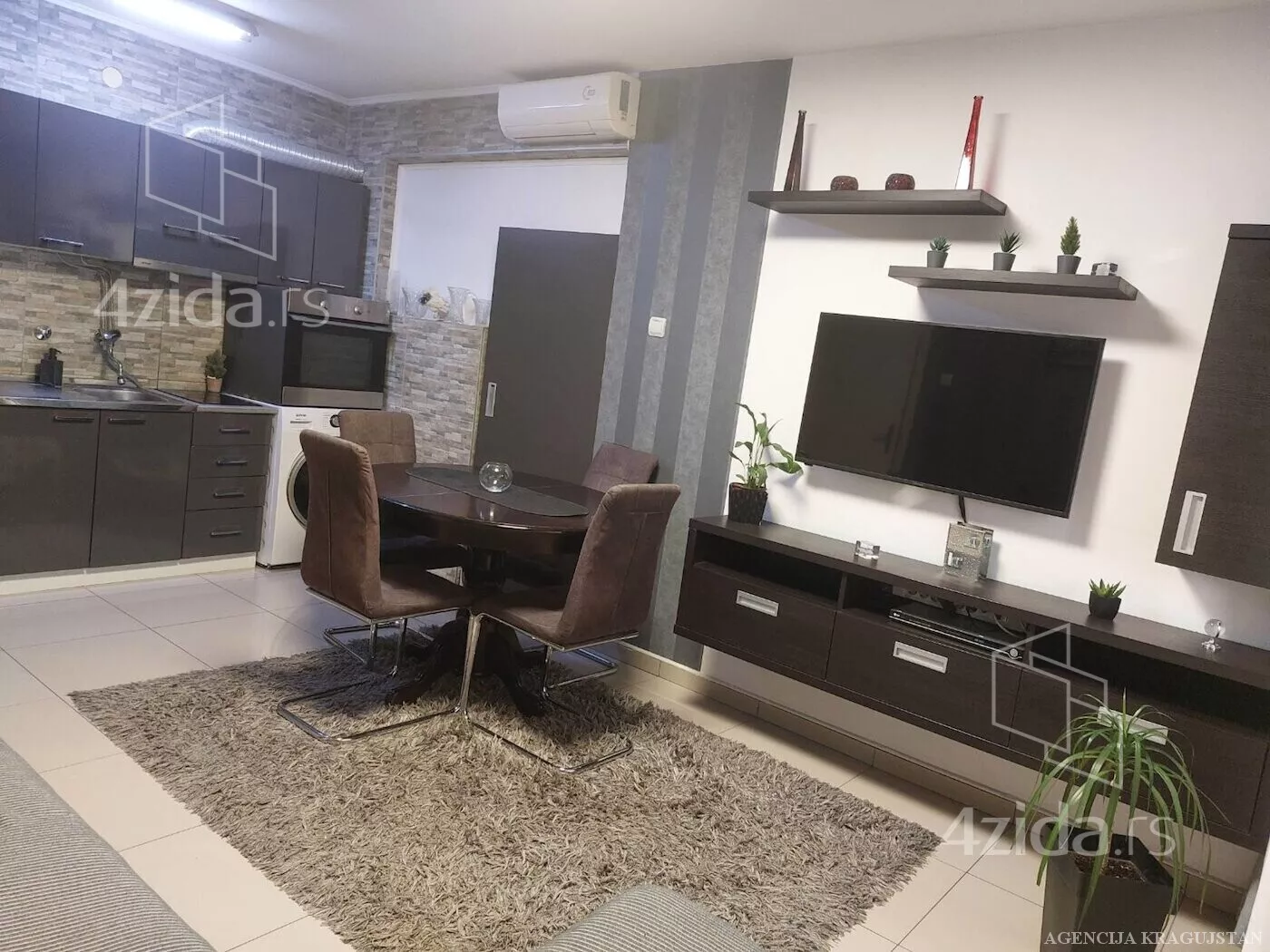 Jednoiposoban stan | 4zida