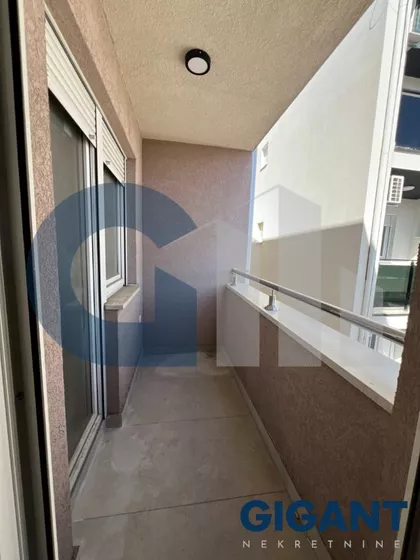 Surčinska | 4zida.rs