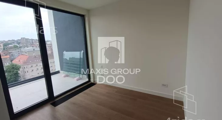 Šestosoban stan | 4zida