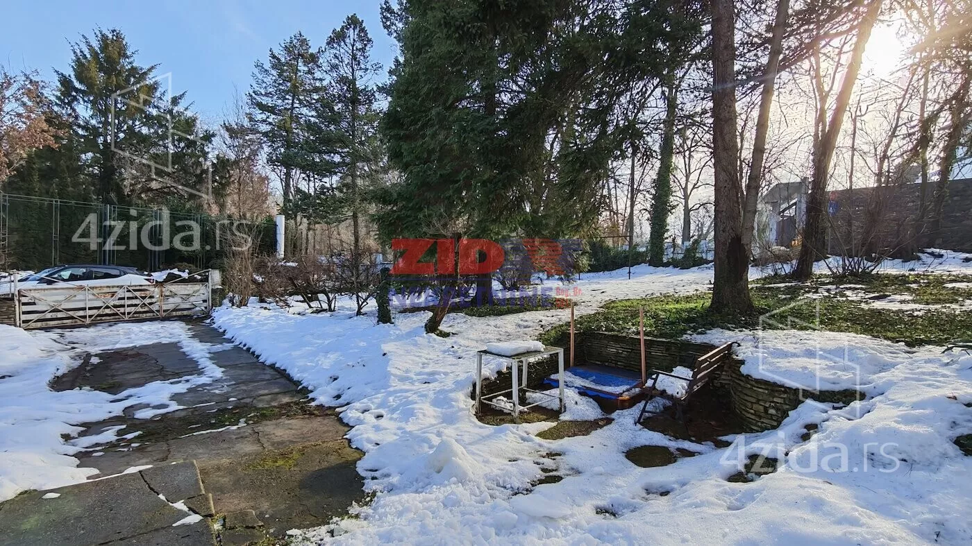 Troiposoban stan | 4zida