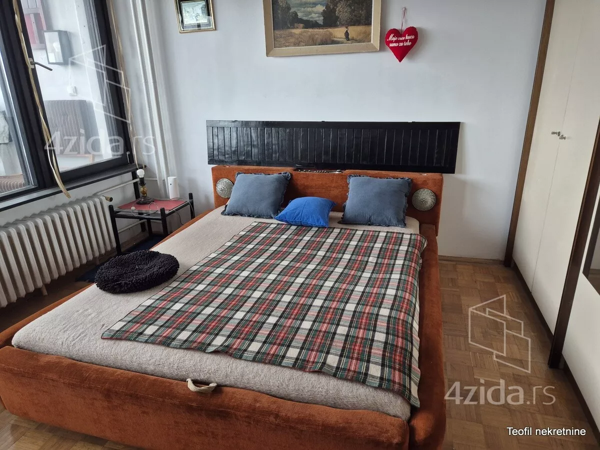Četvoroiposoban stan | 4zida