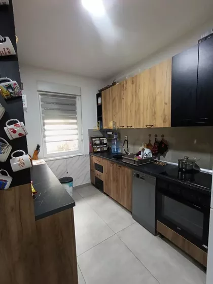 Stari Banovci | 4zida.rs