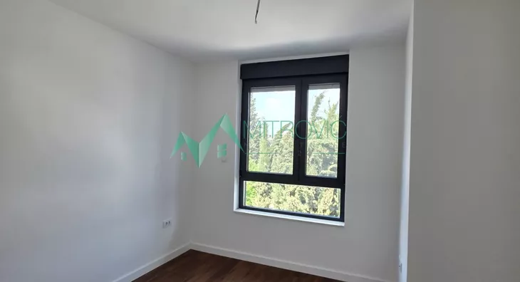 Šestosoban stan | 4zida