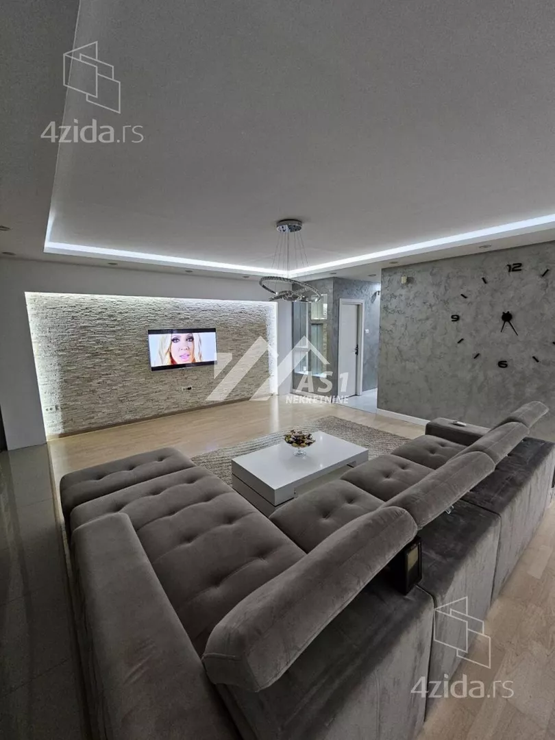 Petosoban stan | 4zida