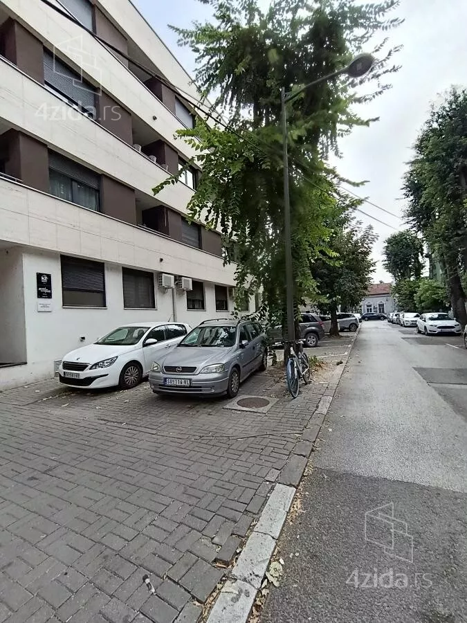 Garaža/Parking | 4zida