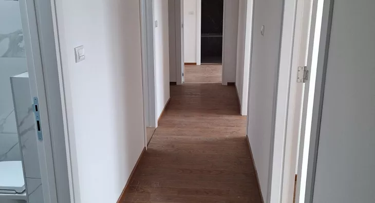 Šestosoban stan | 4zida