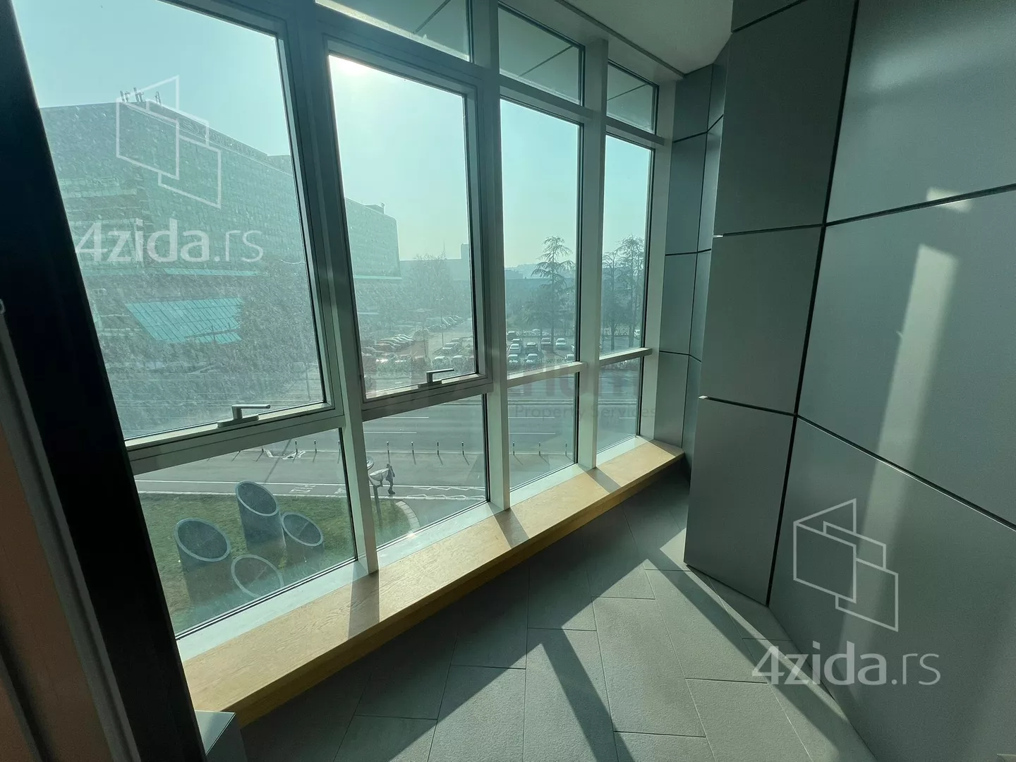 Poslovna zgrada | 4zida