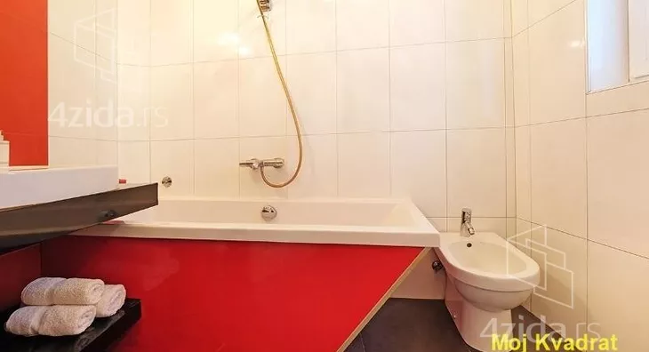 Četvoroiposoban stan | 4zida