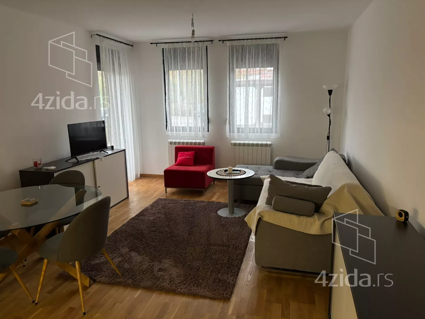 Jednoiposoban stan | 4zida