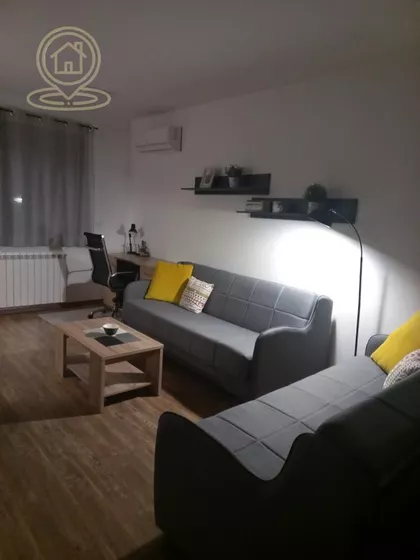 Bose Milićevic | 4zida.rs