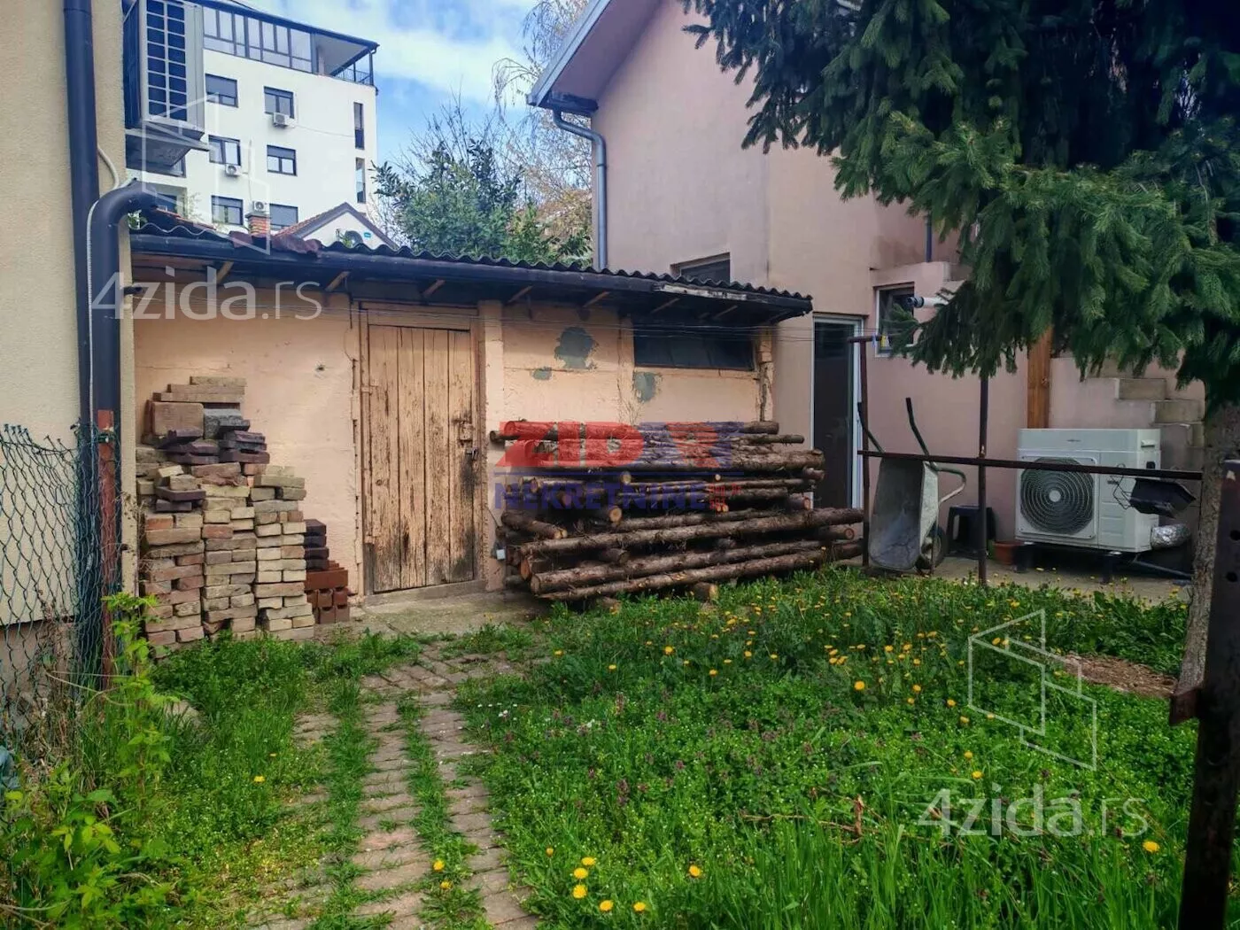 Troiposoban stan | 4zida